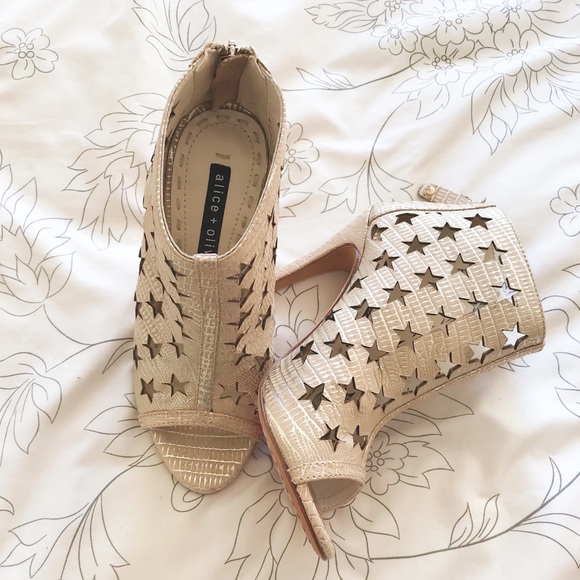 Alice + Olivia Giovanna star peep toe booties